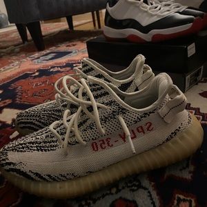 Yeezy 350 V2 Zebra